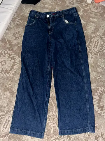 BDG blue jeans size 32