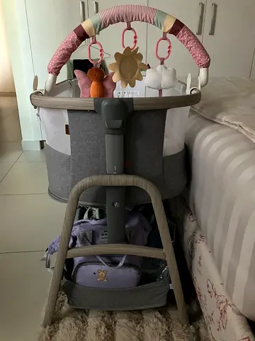Giggles Alladin Adjustable Baby Bassinet with Storage