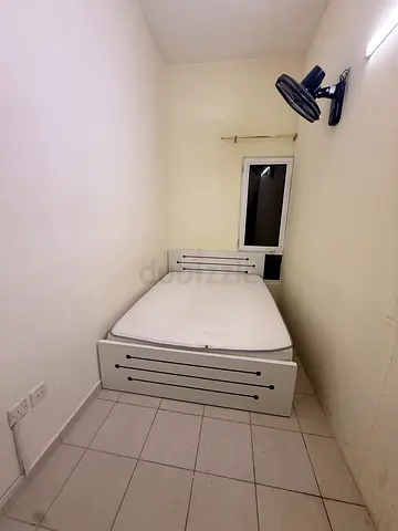 Bedroom available for rent Discovery Gardens