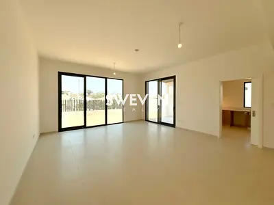 SINGLE ROW | LARGE PLOT | CLOSED KITCHEN | CORNER UNIT | VASTU UNIT