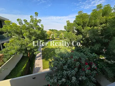SPACIOUS 6 BHK VILLA I CLOSE TO THE PARK