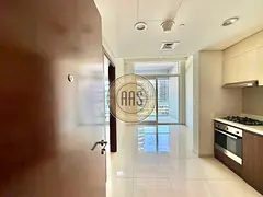Spacious layout •• Ready to move •• partially canal view •• kitchen appliances