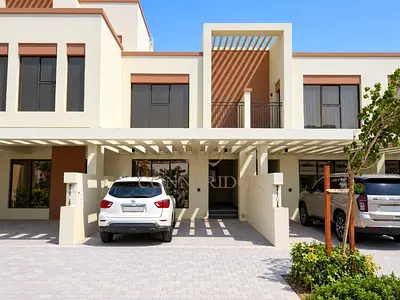 Ready to Move In | Near to Lagoons| Private Garden.