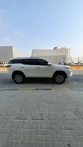 2022 Toyota FORTUNER photo 7