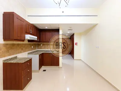 Stop Here Nice Studio Chiller Free Available Now | Close to Bus Stop & Market