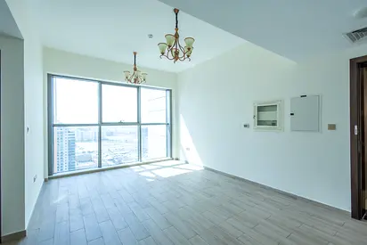 Higher Floor - Closed Kitchen - Ready 2 Move in