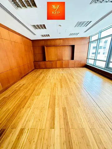 OFFICE AVAILABLE PRIME LOCATION READY TO MOVE NEAR TO METRO STATION PRIME LOCATION
