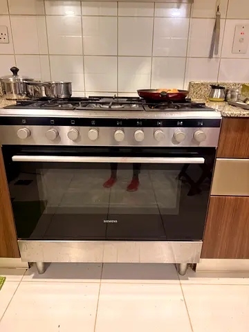 Stainless Steel Siemens Gas Range with Oven - Good Working Condition