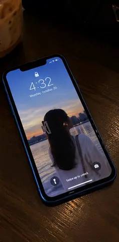 IPHONE XR 64 GB 89% BATTERY HEALTH - WIFI USED ONLY