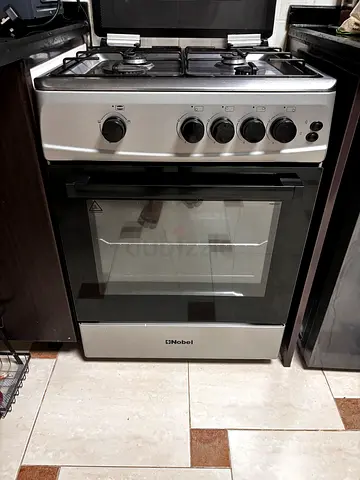Gas Oven Cooker - 4 Burners, Good Working Condition