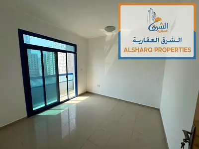 3 bedrooms and a living room, including a master bedroom; excellent layout; 3 bathrooms; spacious areas.