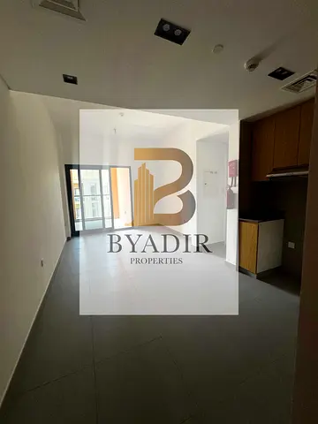 Elegant Apartment with Open View in Al Mamsha