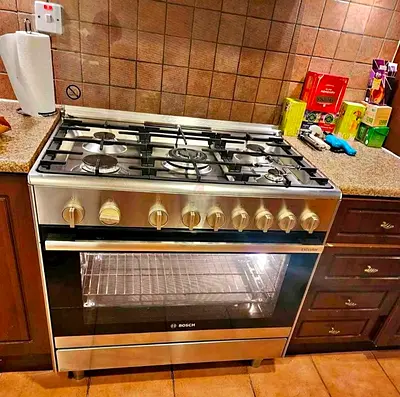 Bosch Stainless Steel Gas Range with Oven - 5 Burners, Good Condition