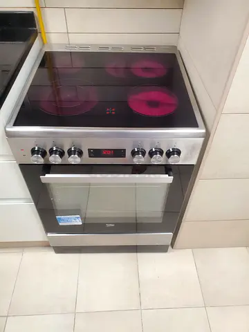 Whirlpool 60cm electric ceramic cooking range
