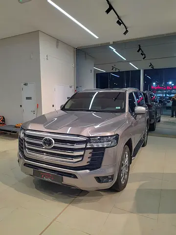2022 Toyota Land Cruiser GXR GCC Specs – Excellent Condition, Low Mileage