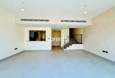 SINGLE ROW | MOTIVATED SELLER | READY TO VIEW