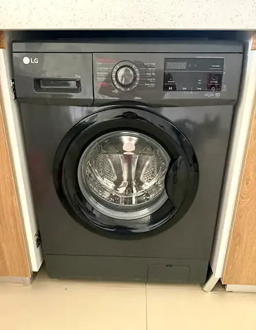 LG Front Load Washing Machine 7kg - Black, Good Condition
