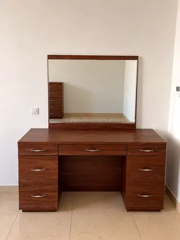 King Size Bedroom Set – Bed, Wardrobe, Dresser & Nightstands – Excellent Condition