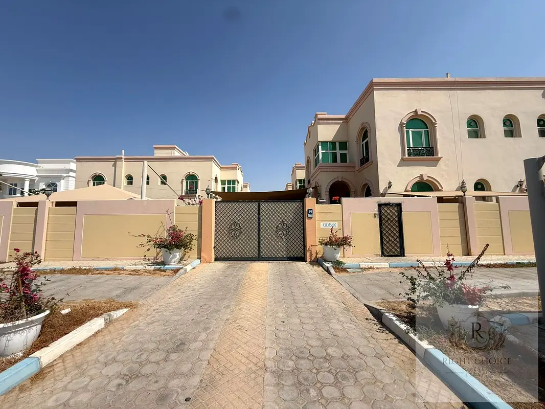 European Style 3 Bedroom Apartment-Separate Entrance And Maids Room-Proper Kitchen In Khalifa City A