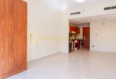 SPECIOUS |VACANT |STUDIO APARTMENT