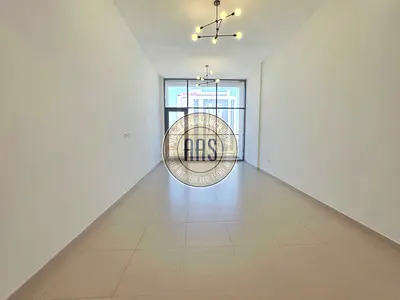 Easy access to metro lavish huge 2bhk with Maids room