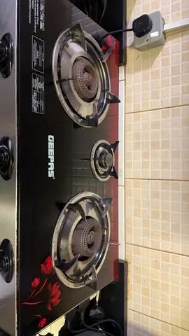 Geepas 3-Burner Built-in Gas Hob - Good Working Condition
