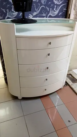 White 5-Drawer Curved Dresser / Chest with Glass Top