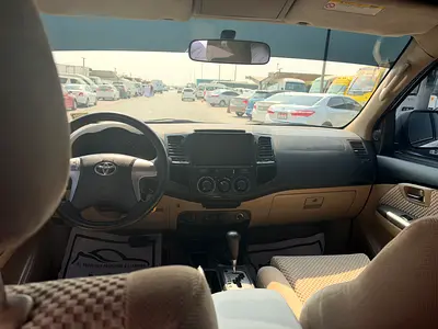 2015 Toyota FORTUNER photo 5