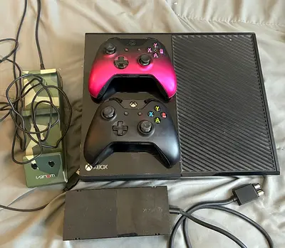 Xbox One console with 2 controllers and power supply - good working condition