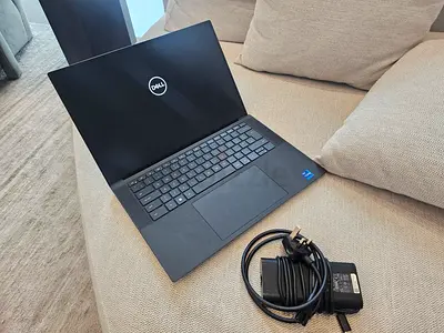 Dell XPS 15 - Core i7 - 32gb ram - 512gb SSD - 4gb Nvidia Graphics