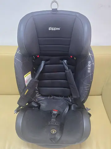 Giggles infant car seat - black, Excellent condition