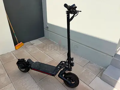 KUGOO G2 Pro 2024 1000W Electric Scooter - Like New + Charger