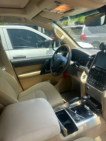 2017 Toyota Land Cruiser GXR Japanese Specs