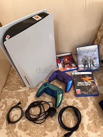 Play Station 5 Disc + 2 controllers + 3 games