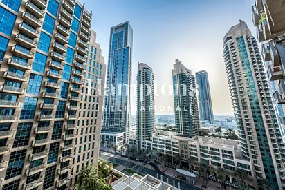 Bright and Spacious | Chiller Free | Vacant