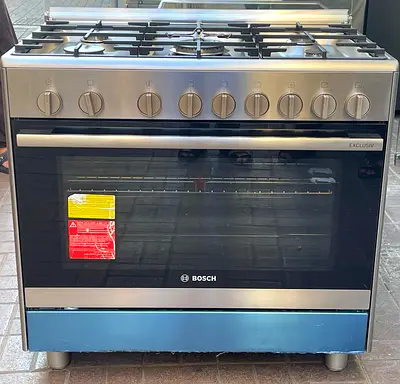 Bosch Italy 5 Burner full gas cooking range size 90cm Exellent Condition