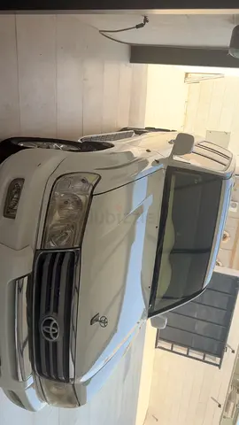2005 Toyota Land Cruiser VXR GCC Specs