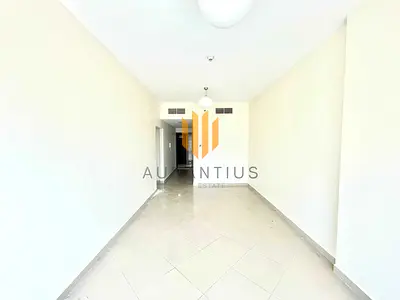Exclusive | High Floor | Lake View | Rented