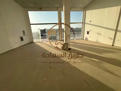 محلات تجارية مميزة في الصجعة | على الطريق العام مباشرة | 1,000 قدم