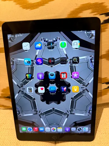 iPad 9th Gen 256GB brand new battery perfect condition