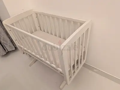 White Wooden Baby Cradle / Rocking Bassinet with Mattress