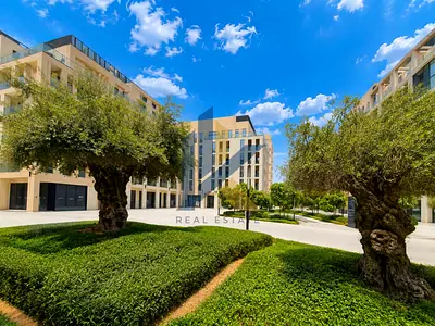Spacious Layout | Ready To Move | Prime Location