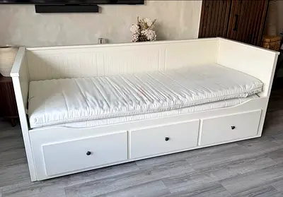 ikea hemnes daybed with 2 mattresses - great condition