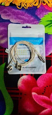 New wired earphones with inline mic — good working condition