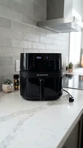 Nutricook Digital Air Fryer - Brand New, 5.7L Capacity