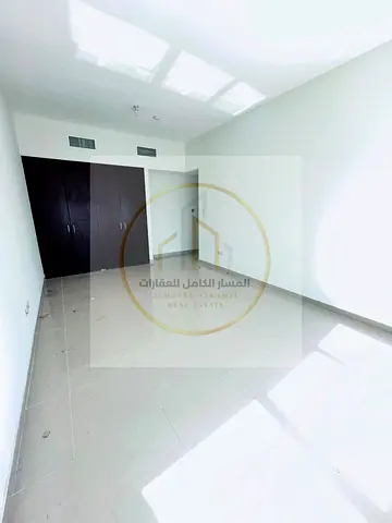 متاح الآن للإيجار في منطقة المجاز 2، شقة مميزة من غرفتين ماستر بموقع حيوي وقريب من شرطة البحيرة، ومناسبة جداً للعائلات الباحثة عن الراحة والموقع الممت