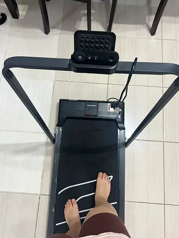 Compact foldable treadmill in good working condition