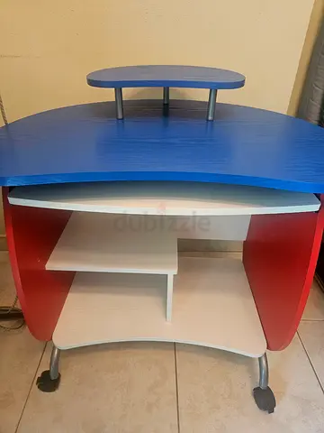 Kid computer table