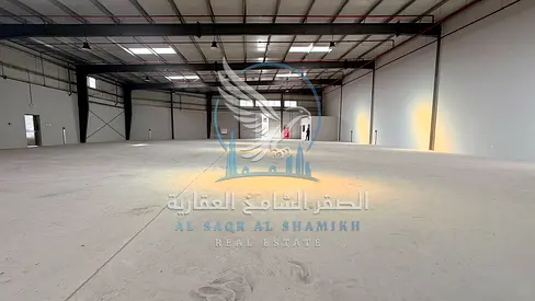 مستودع بموقع مميز | رئيسي | 3فاز | دفاع مدني | صرف | مخارج طوارئ | 10000 قدم | مناسب لاي نشاط | ارتفاع عالي | سهوله دخول وخروج الشاحنات | تسهيلات دفع