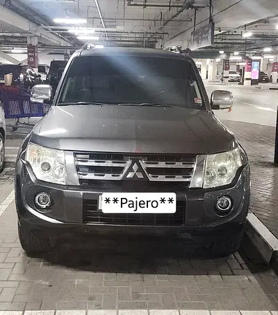 2014 Mitsubishi Pajero GLS GCC Specs for Sale in UAE